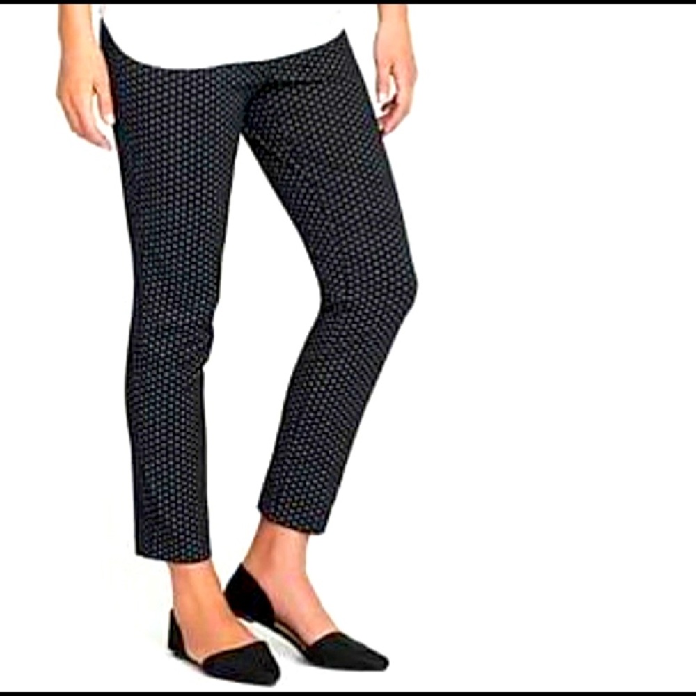 Old Navy Maternity Pixie Ankle Pant